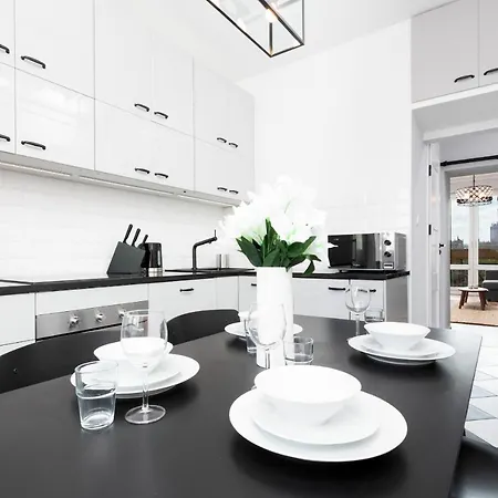 Downtown Swietokrzyska By Renters Apartment